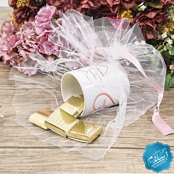 Islamic gift set for occasions ,a cup and 5 chocolate pieces